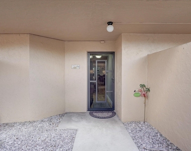 2255 Lindell Boulevard - Photo Thumbnail 22
