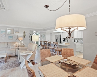 2255 Lindell Boulevard - Photo Thumbnail 5