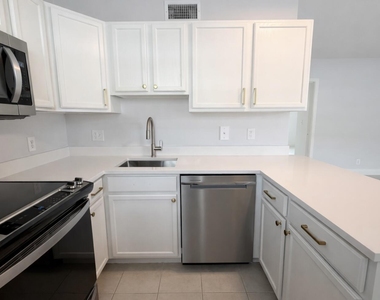2660 Ne 8th Avenue - Photo Thumbnail 4