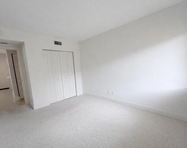 2660 Ne 8th Avenue - Photo Thumbnail 14