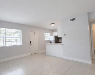2660 Ne 8th Avenue - Photo Thumbnail 6