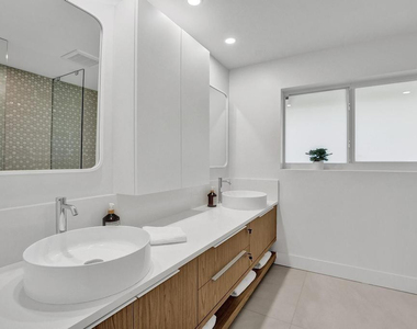 5581 Ne 31st Avenue - Photo Thumbnail 34