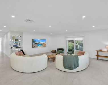 5581 Ne 31st Avenue - Photo Thumbnail 16