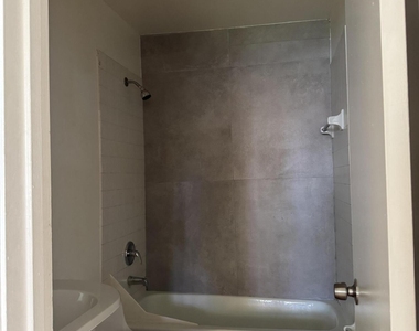 5201 Sw 31st Street - Photo Thumbnail 1