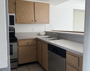 5201 Sw 31st Street - Photo Thumbnail 5