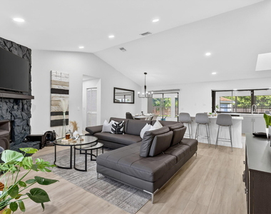 481 Sw Aster Road - Photo Thumbnail 7