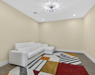 1724 Annandale Circle - Photo Thumbnail 23