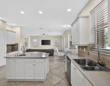 1724 Annandale Circle - Photo Thumbnail 32