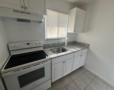 6054 Forest Hill Boulevard - Photo Thumbnail 4