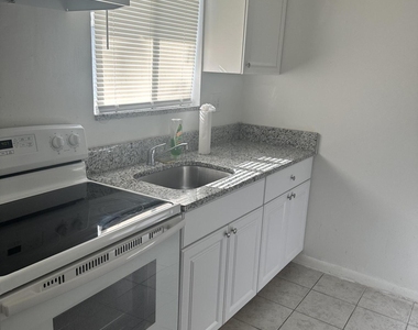 6054 Forest Hill Boulevard - Photo Thumbnail 8