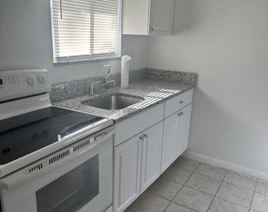 6054 Forest Hill Boulevard - Photo Thumbnail 6