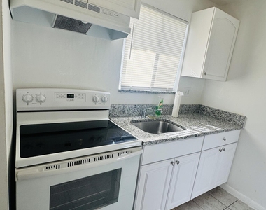 6054 Forest Hill Boulevard - Photo Thumbnail 3