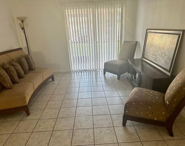6054 Forest Hill Boulevard - Photo Thumbnail 14