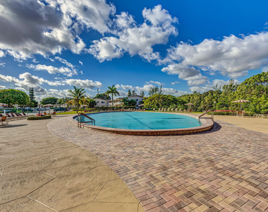 361 Windsor - Photo Thumbnail 21