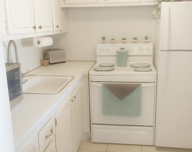 361 Windsor - Photo Thumbnail 6