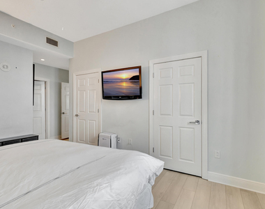410 Evernia Street - Photo Thumbnail 16