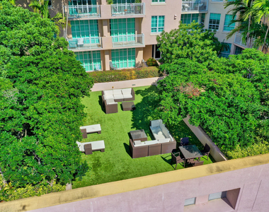 410 Evernia Street - Photo Thumbnail 34