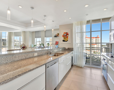 410 Evernia Street - Photo Thumbnail 9