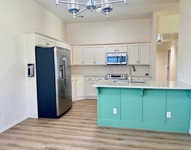 17609 Gold Drive - Photo Thumbnail 7
