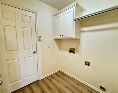 17609 Gold Drive - Photo Thumbnail 19