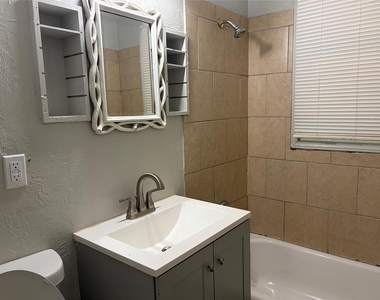 3929 Nw 32nd Street - Photo Thumbnail 25