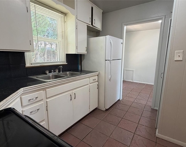 3929 Nw 32nd Street - Photo Thumbnail 19