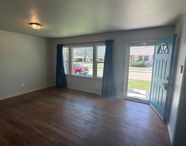 3929 Nw 32nd Street - Photo Thumbnail 6