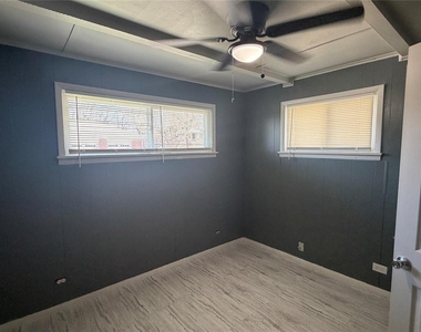 3929 Nw 32nd Street - Photo Thumbnail 7