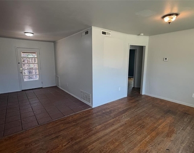 3929 Nw 32nd Street - Photo Thumbnail 5