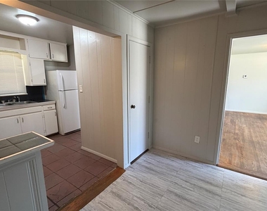 3929 Nw 32nd Street - Photo Thumbnail 15