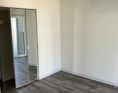 18809 Vineyard Point Lane - Photo Thumbnail 7