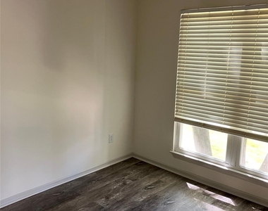 18809 Vineyard Point Lane - Photo Thumbnail 13