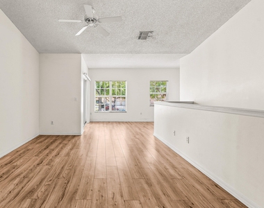 10336 Fox Trail Road S - Photo Thumbnail 16