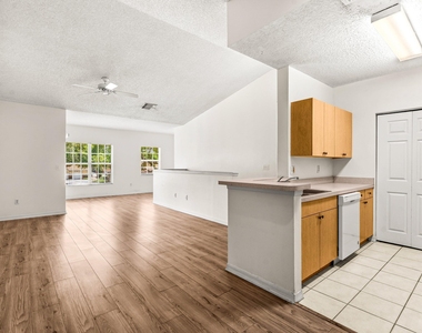 10336 Fox Trail Road S - Photo Thumbnail 9