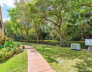 10336 Fox Trail Road S - Photo Thumbnail 31