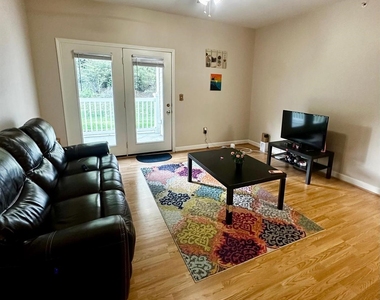 9811 Hyde Glen Court - Photo Thumbnail 1