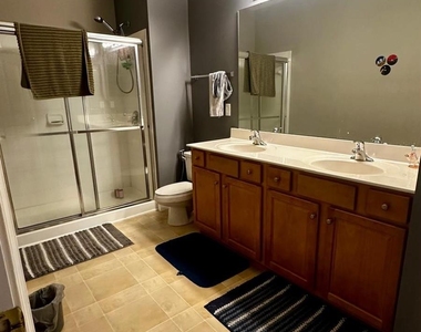 9811 Hyde Glen Court - Photo Thumbnail 6