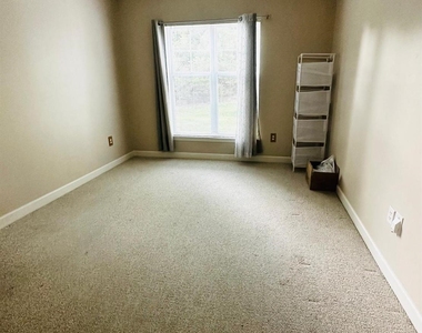 9811 Hyde Glen Court - Photo Thumbnail 9