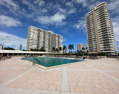 1985 S Ocean Drive - Photo Thumbnail 28