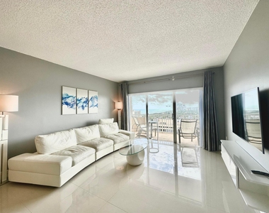 1985 S Ocean Drive - Photo Thumbnail 4