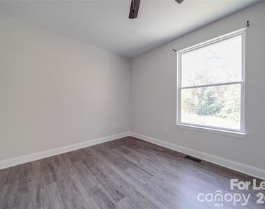 112 Rockwell Court - Photo Thumbnail 44
