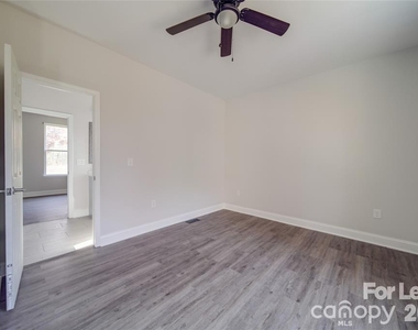 112 Rockwell Court - Photo Thumbnail 42