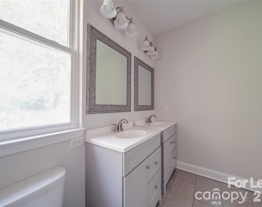 112 Rockwell Court - Photo Thumbnail 11