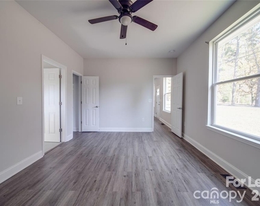 112 Rockwell Court - Photo Thumbnail 21