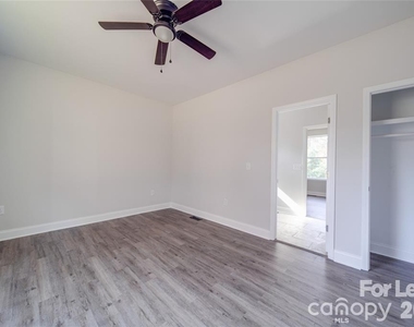 112 Rockwell Court - Photo Thumbnail 31