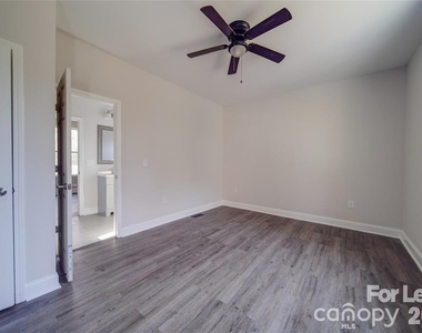 112 Rockwell Court - Photo Thumbnail 41