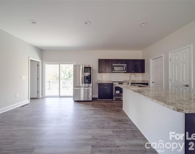112 Rockwell Court - Photo Thumbnail 1