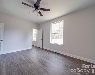 112 Rockwell Court - Photo Thumbnail 33