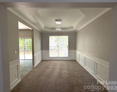 1207 Joannas Court - Photo Thumbnail 3