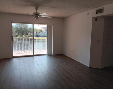 1640 N 42nd Circle - Photo Thumbnail 2
